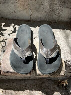 Reef Men's Flip Flops in Charcoal and Taupe 12